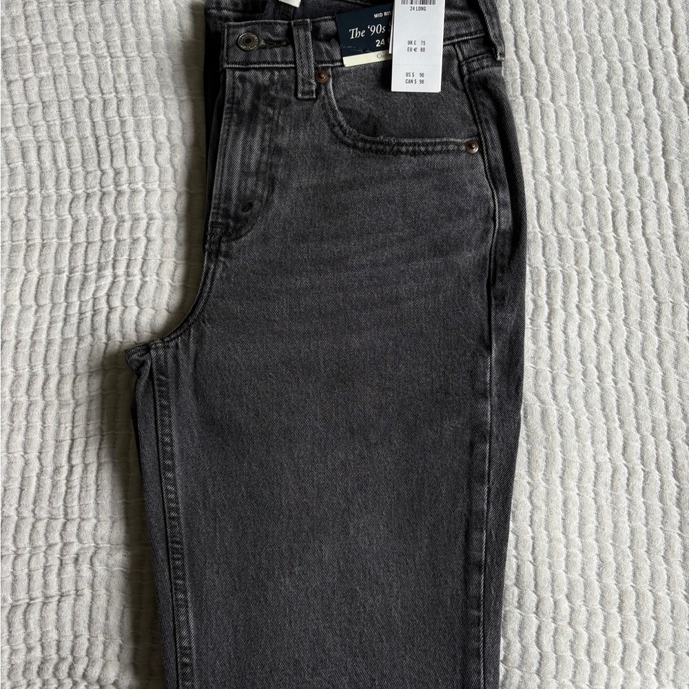 Abercrombie & Fitch The‘90s Straight Mid Rise Jeans - Picture 2 of 7